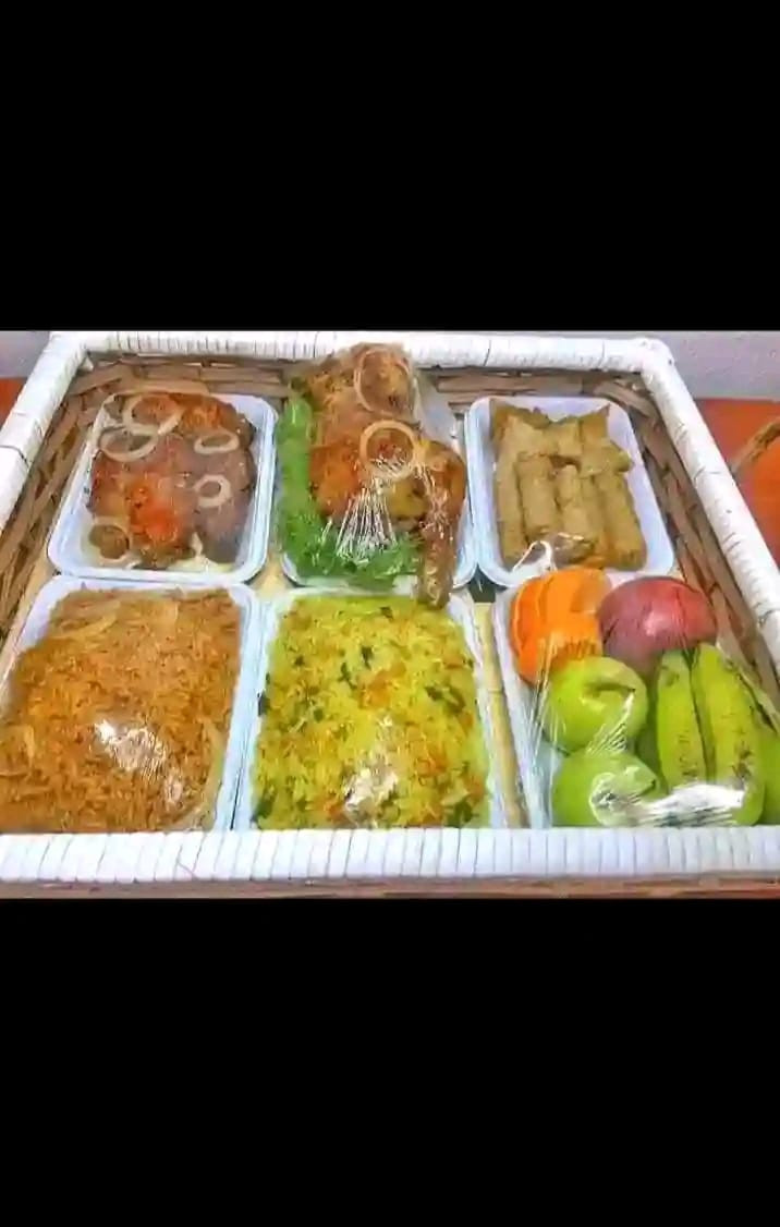 Food tray assorted